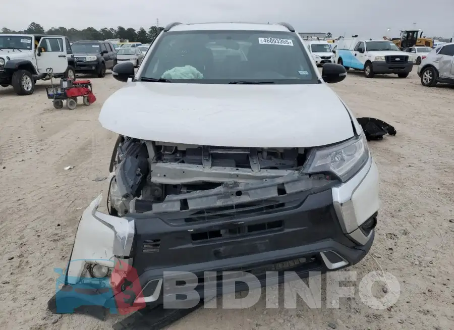 JA4AD3A32KZ030595 Photo# 5