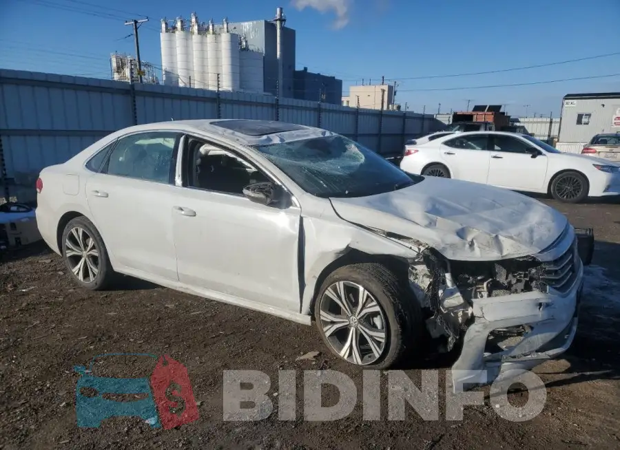 1VWSA7A39MC010387 Photo# 4