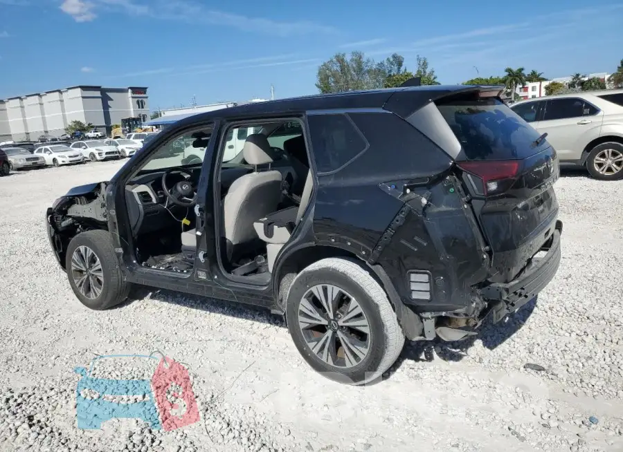 JN8BT3BA2PW428235 Photo# 2