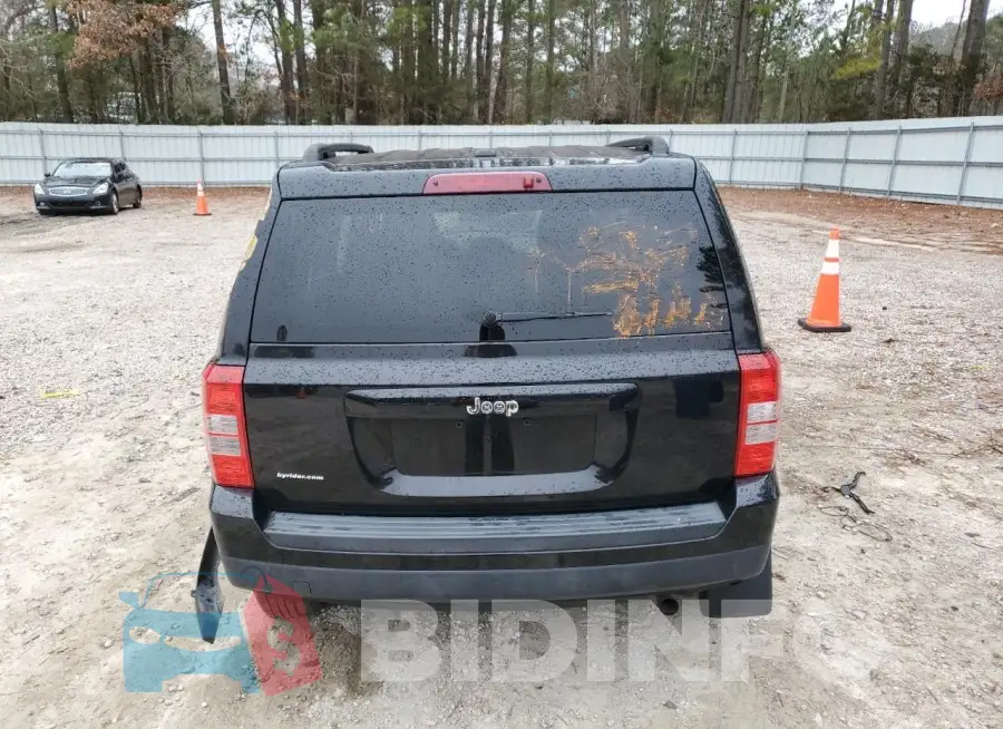 1C4NJPBB8HD166314 Photo# 6
