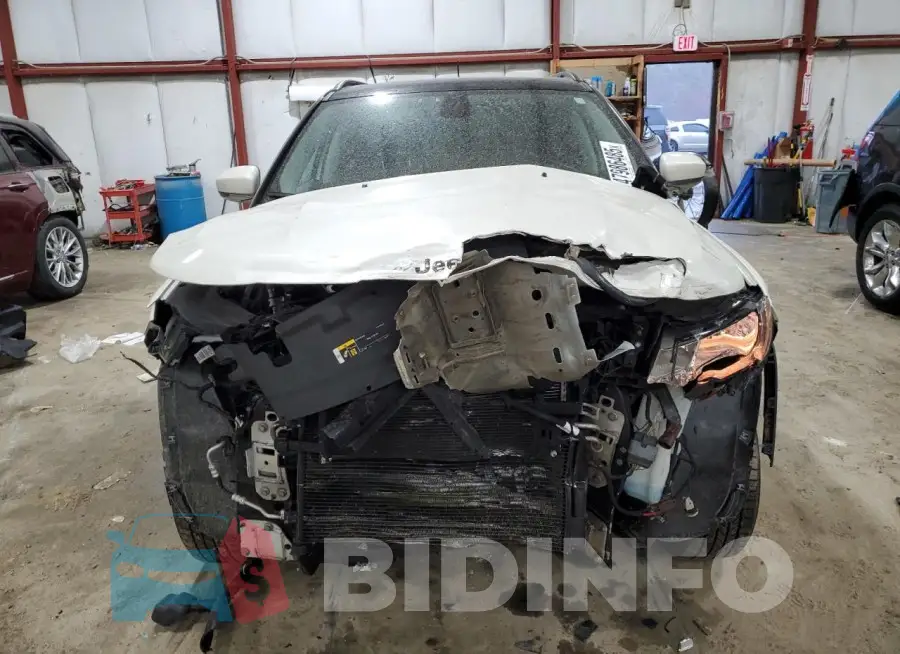 3C4NJDCB4JT396140 Photo# 5