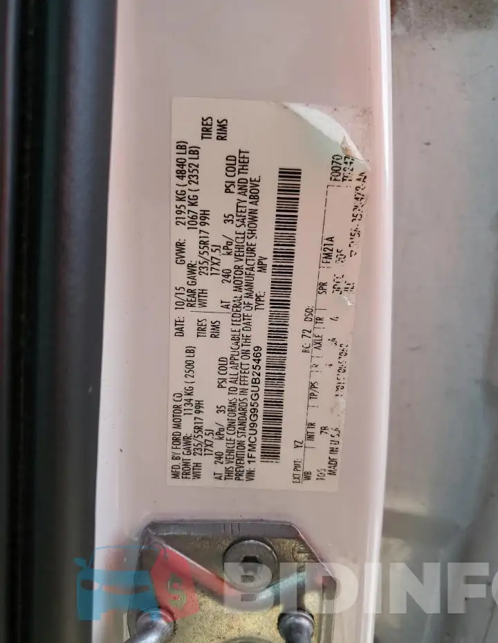 1FMCU9G95GUB25469 Photo# 13