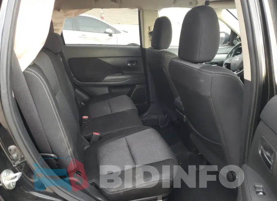 JA4AD3A32JZ042518 Photo# 11