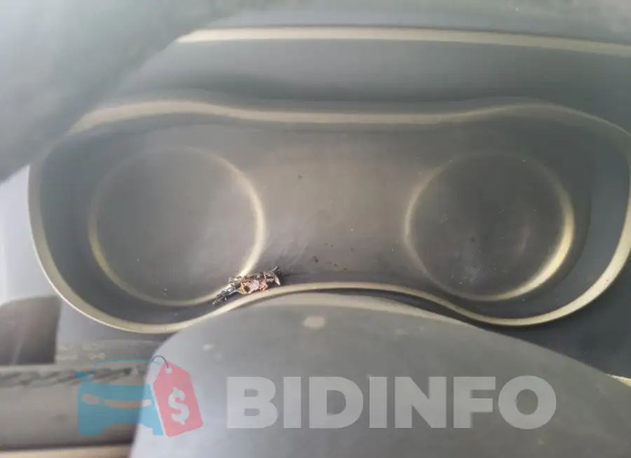 2C3CDXJG0GH328518 Photo# 9