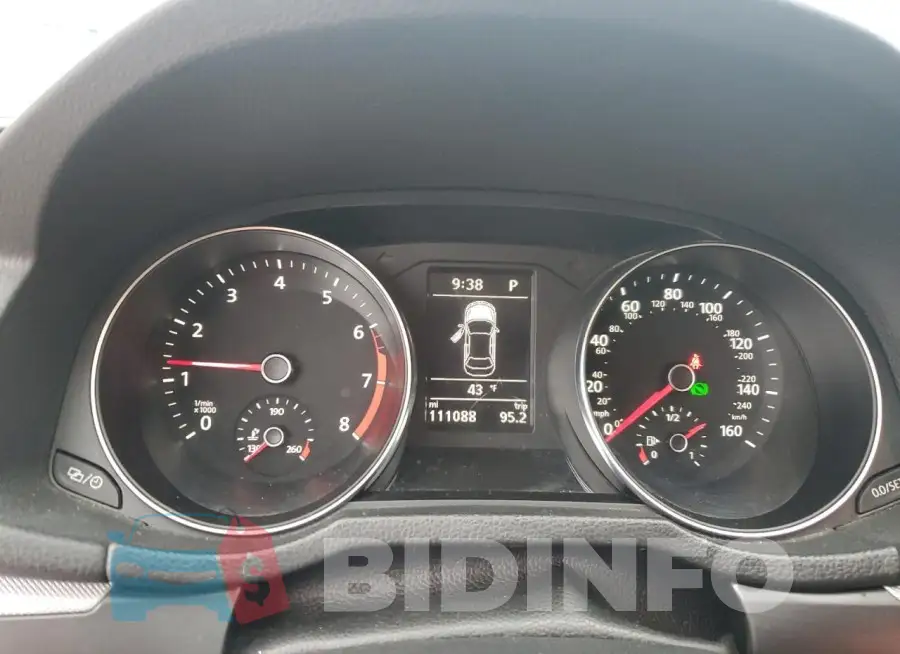 1VWDT7A33HC028084 Photo# 9