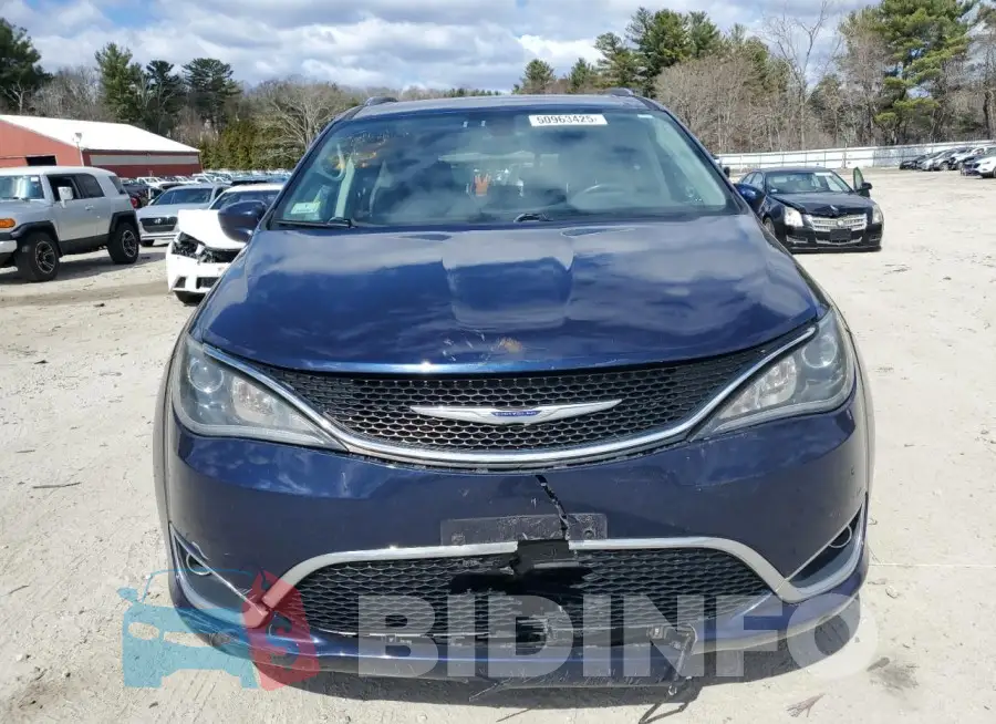 2C4RC1BG6JR280724 Photo# 5