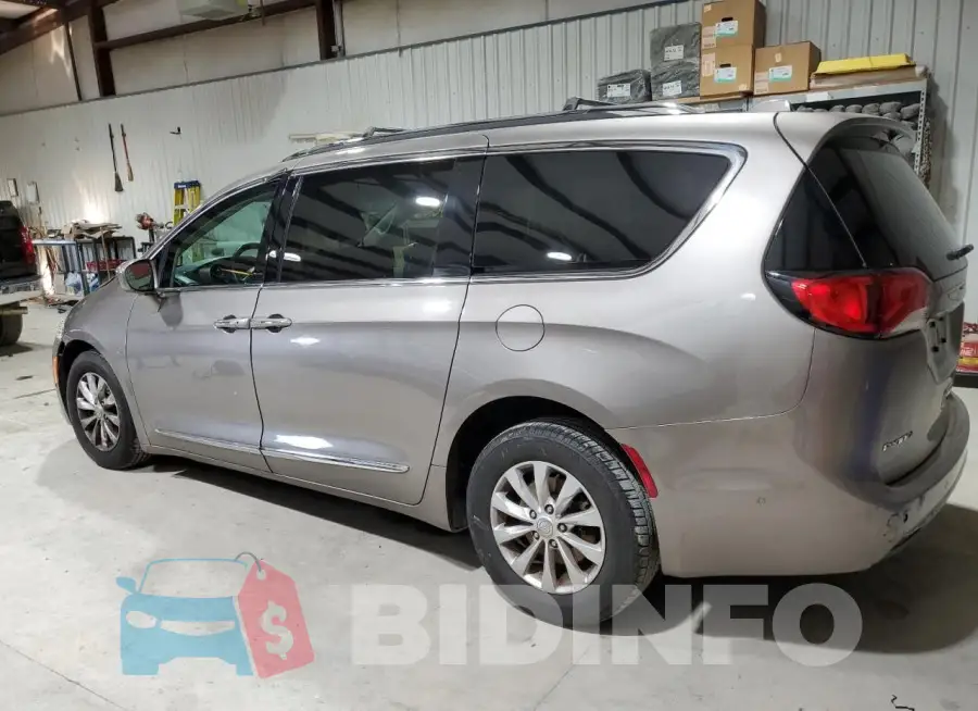 2C4RC1BGXJR154463 Photo# 2