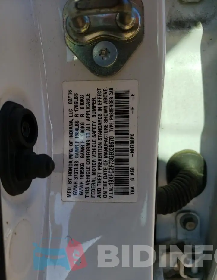 19XFC2F73GE028670 Photo# 12