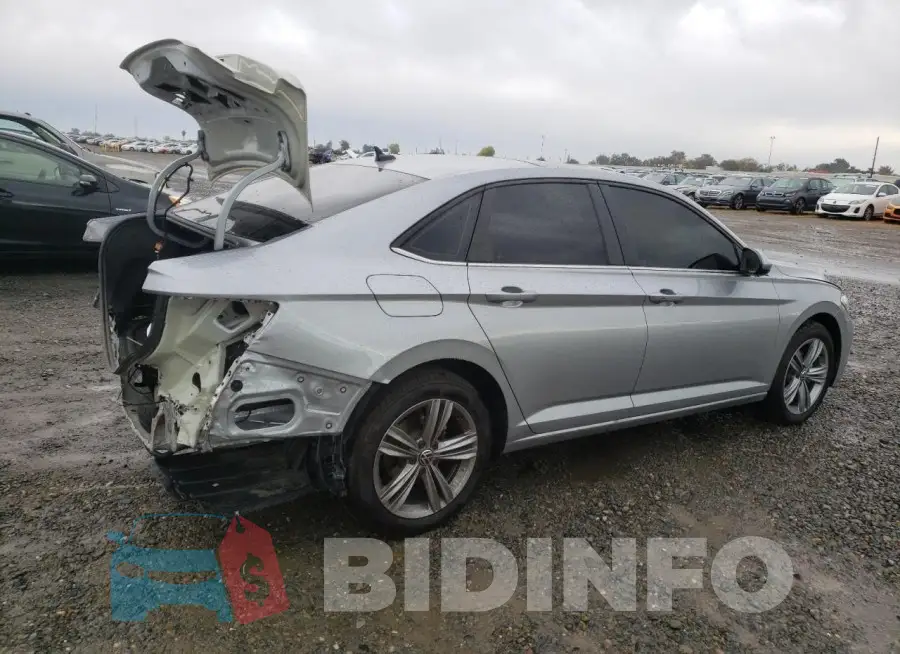 3VW7M7BU9RM010481 Photo# 3