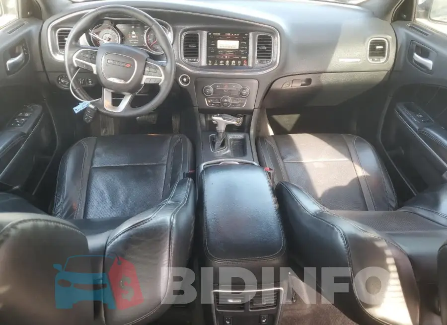 2C3CDXJG0GH181200 Photo# 8