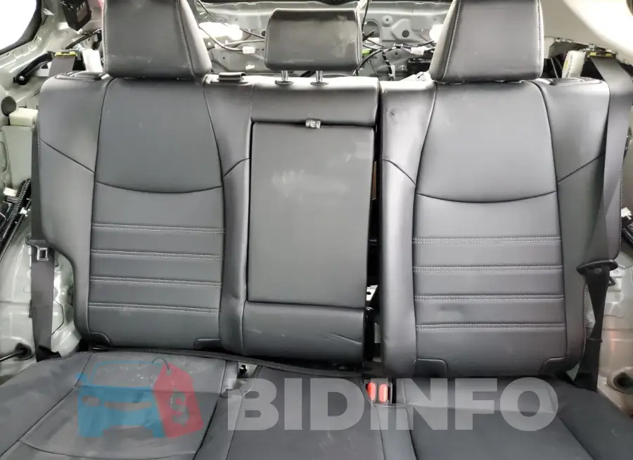 JTMB6RFV7PD116071 Photo# 10