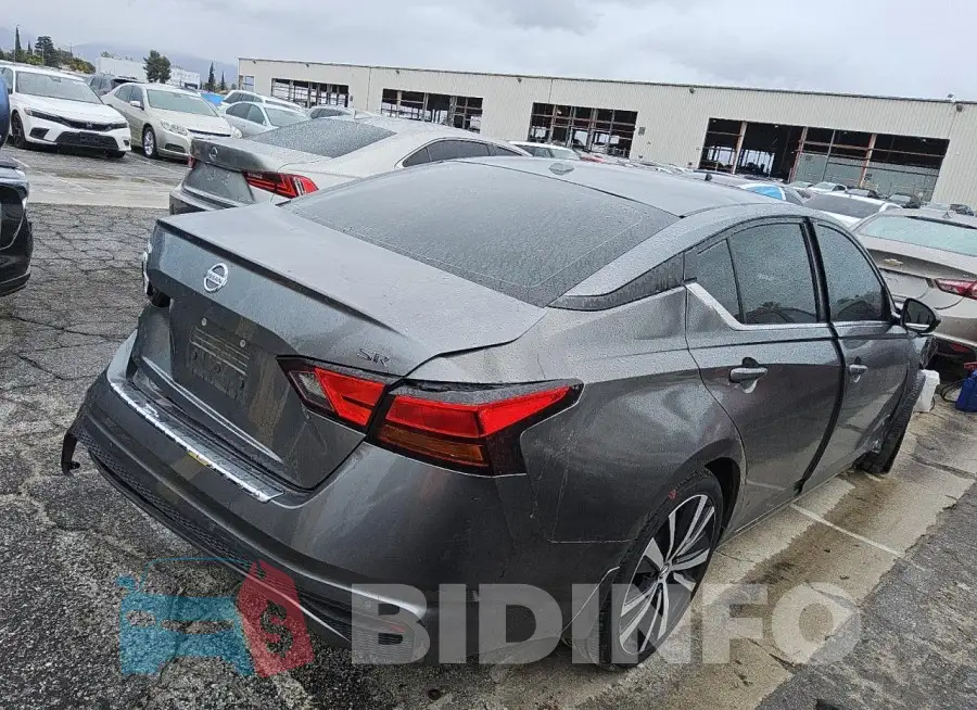 1N4BL4CV2LC166804 Photo# 3