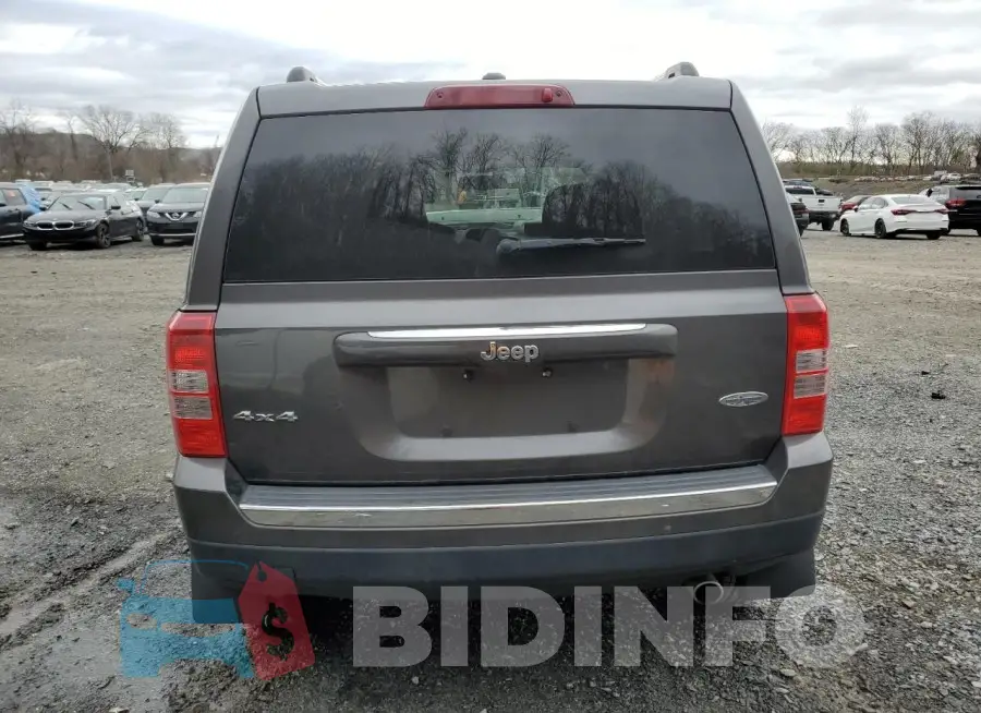 1C4NJRFB7GD786382 Photo# 6