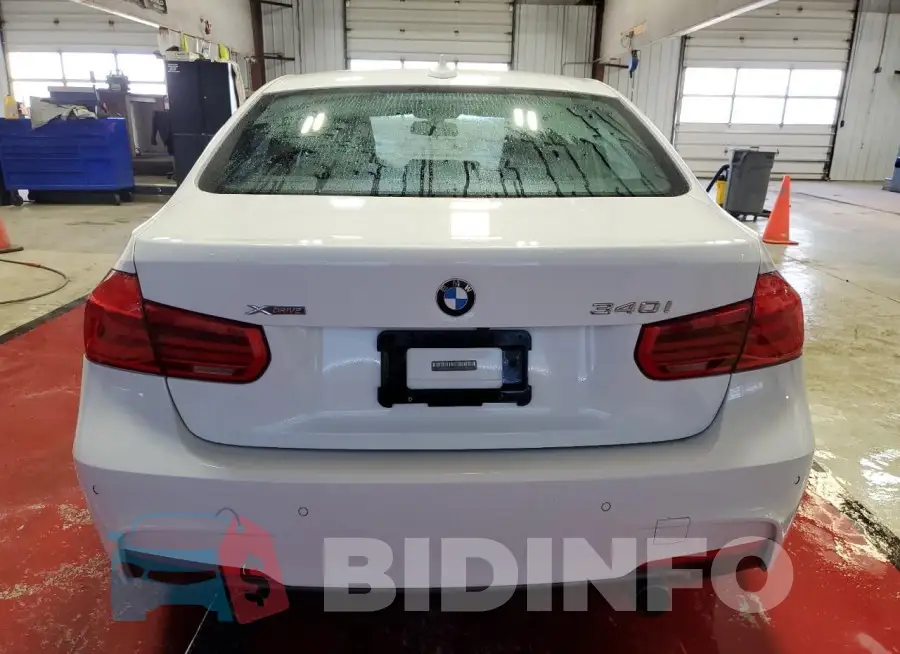 WBA8B7G52GNT14752 Photo# 6