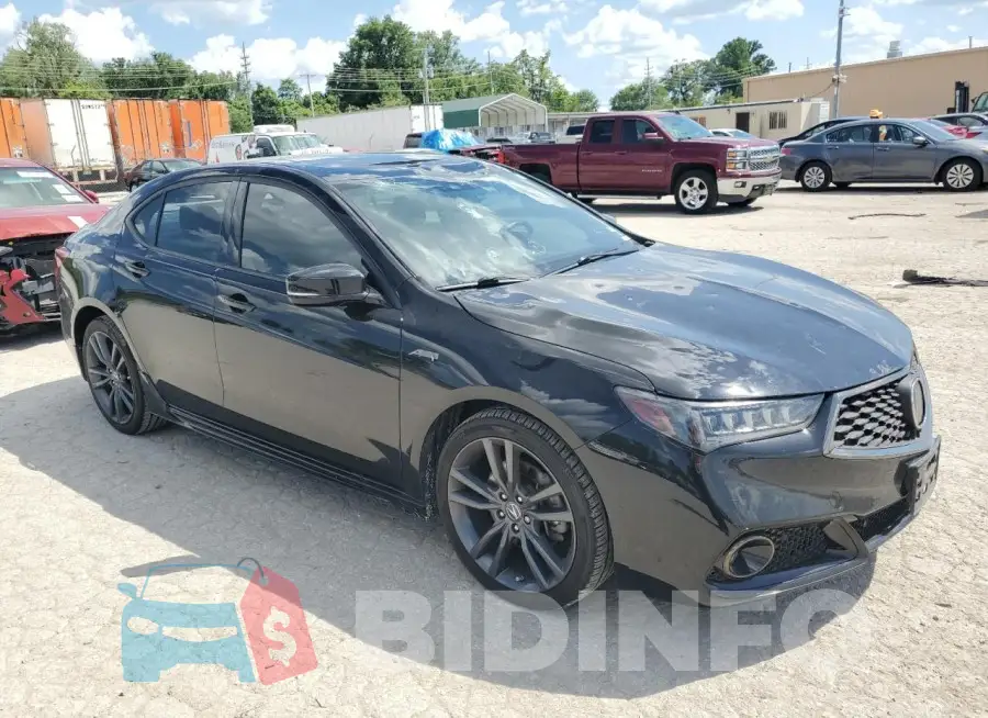 19UUB2F67JA005048 Photo# 4