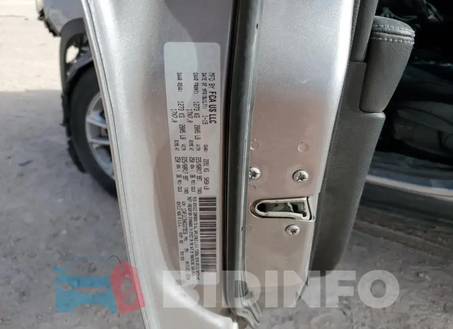 1C4PJLCB4KD373516 Photo# 13