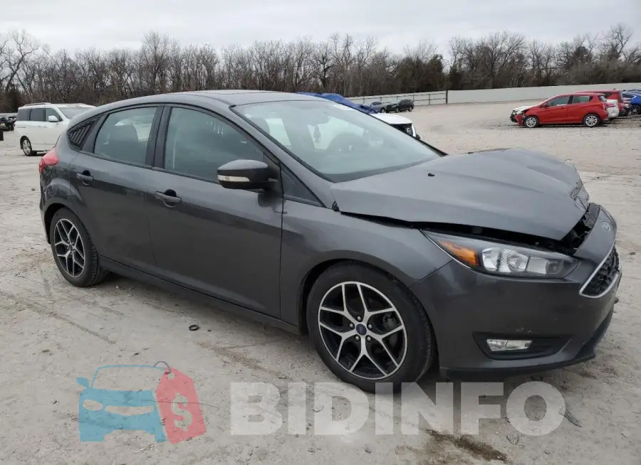1FADP3M23JL294090 Photo# 4
