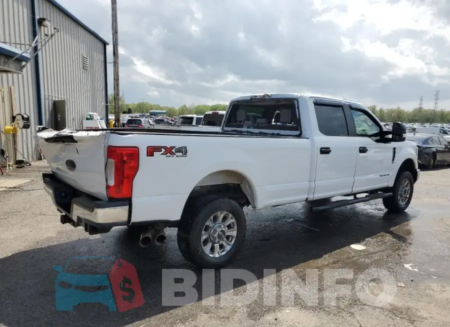 1FT7W2BT2JEC56242 Photo# 3