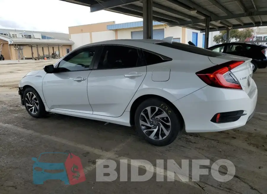 19XFC2F89JE203746 Photo# 2