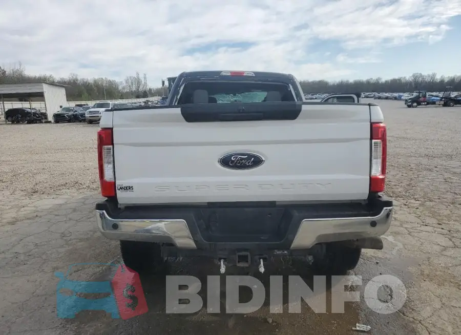 1FT7W2BT2JEB74415 Photo# 6