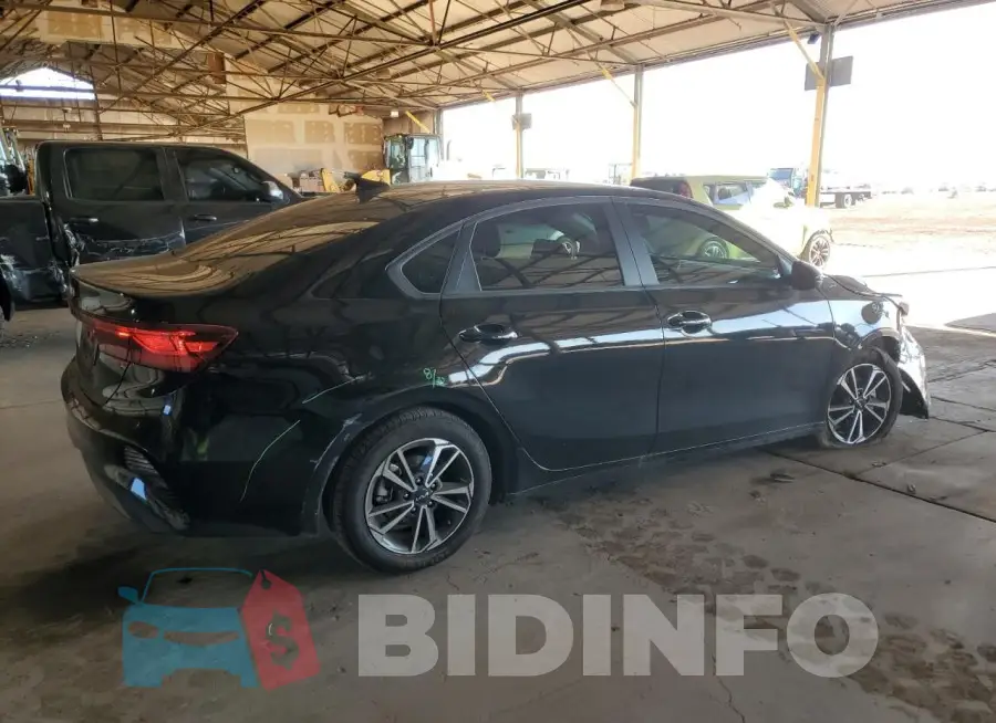 3KPF24AD9RE812057 Photo# 3