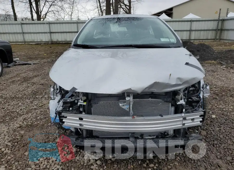 5YFB4MDE8SP247253 Photo# 5