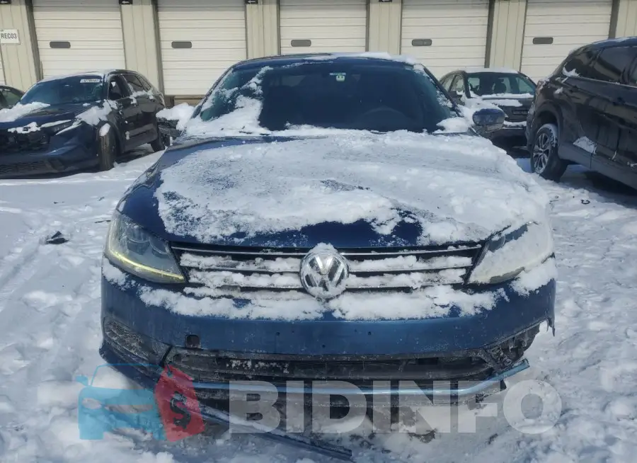 3VW2B7AJ9HM345634 Photo# 5