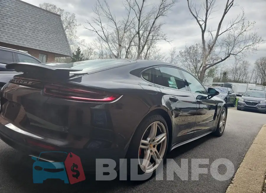 WP0AA2A73JL104278 Photo# 4