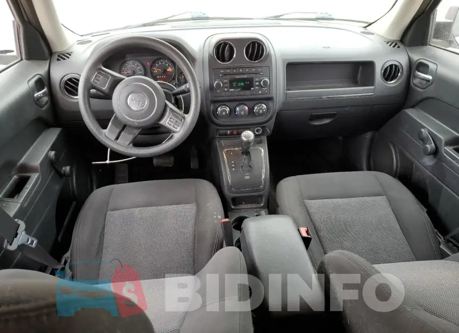 1C4NJPBB0GD808278 Photo# 8