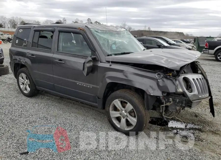 1C4NJPFA6GD811302 Photo# 4