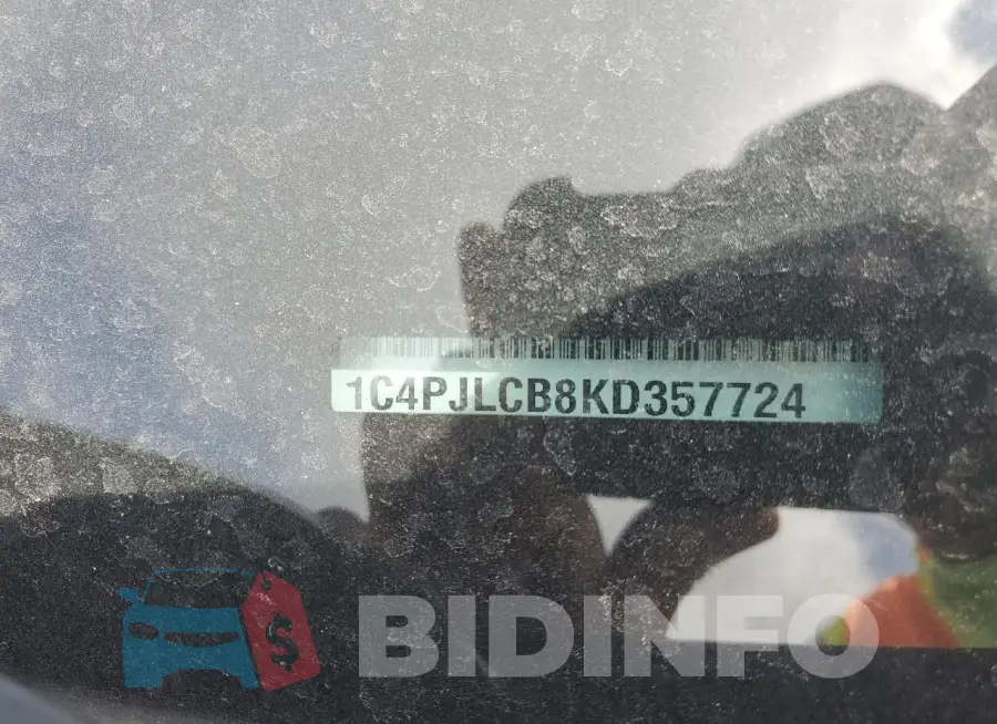 1C4PJLCB8KD357724 Photo# 13