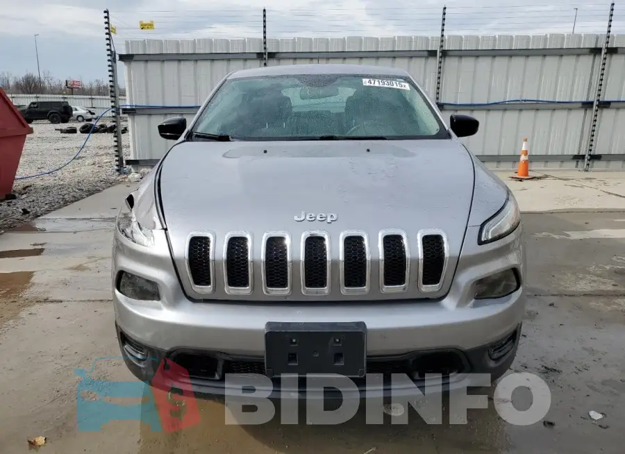 1C4PJMAB4HD220913 Photo# 5