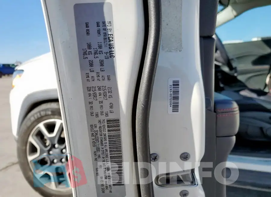 3C4NJDDB7LT118561 Photo# 14