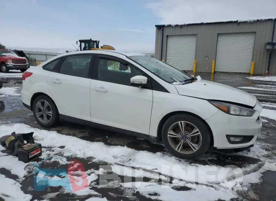 1FADP3F2XJL219528 Photo# 4