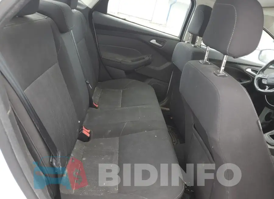 1FADP3F2XJL219528 Photo# 10