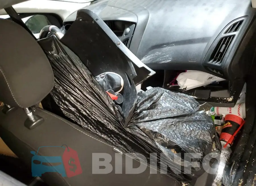 1FADP3FE2JL258513 Photo# 8