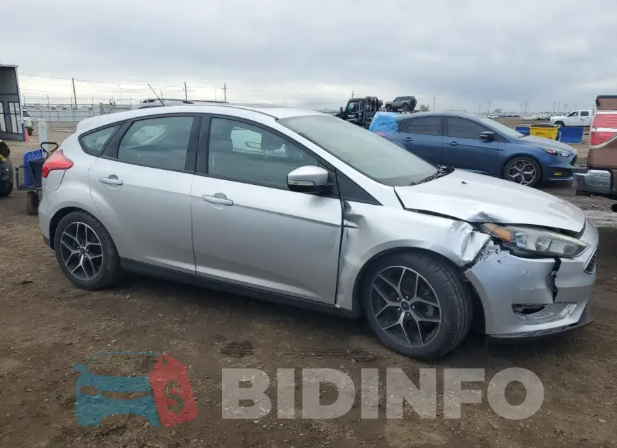 1FADP3M2XHL264627 Photo# 4