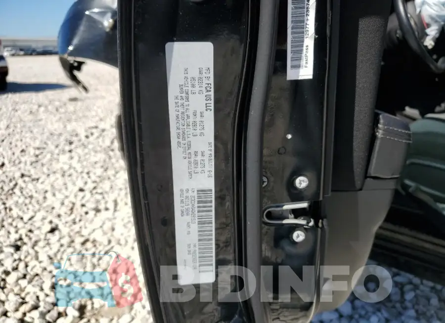 2C3CDXHG4GH291513 Photo# 12