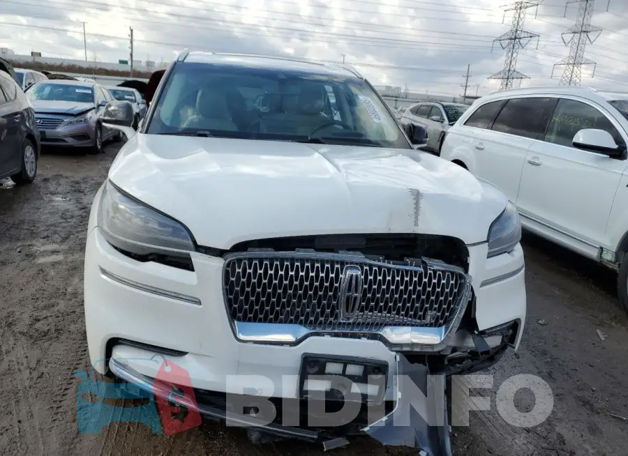 5LM5J7XC8LGL23261 Photo# 5