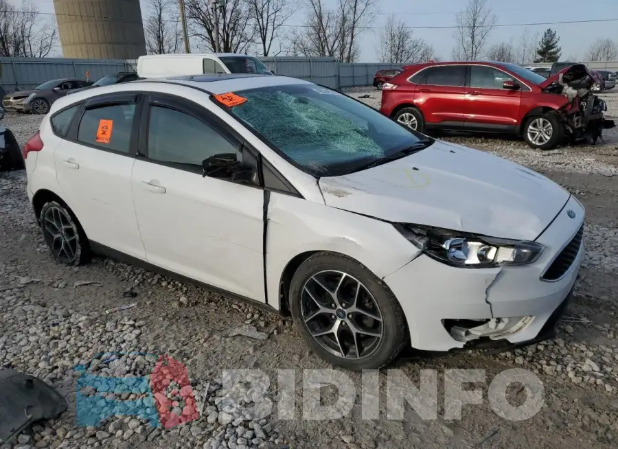 1FADP3M22HL318499 Photo# 4