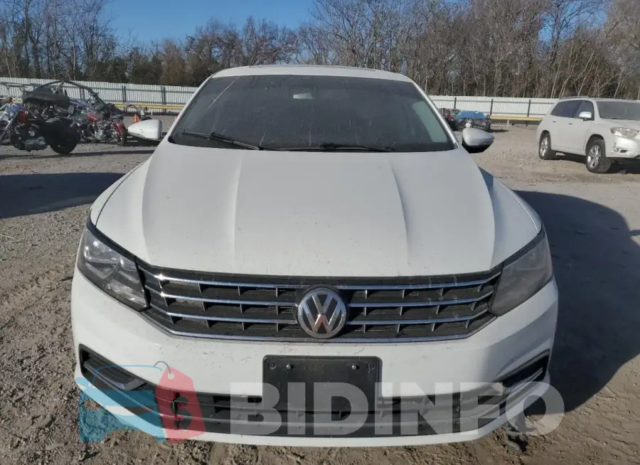 1VWLA7A31KC014502 Photo# 5