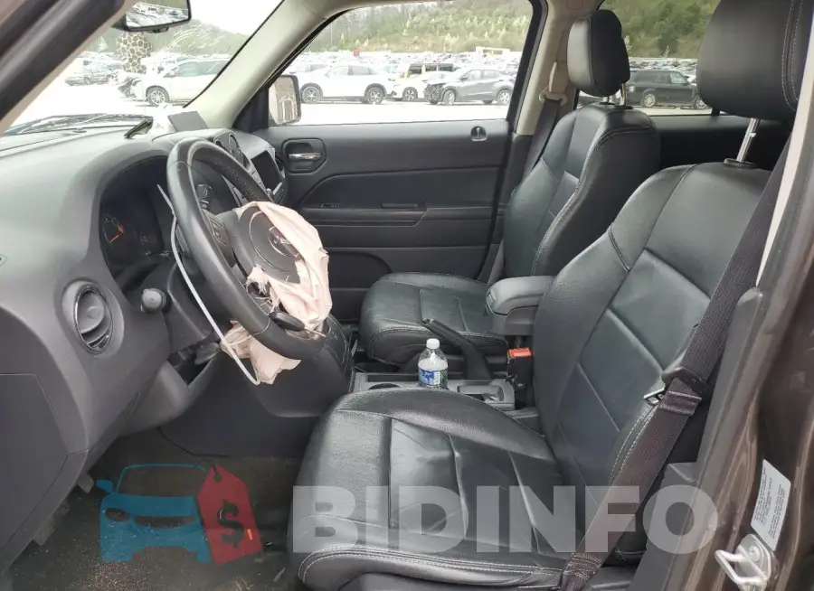 1C4NJRFBXHD162481 Photo# 7