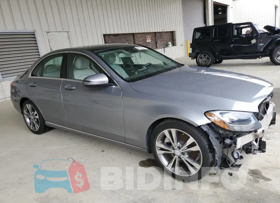 WDDWF4JB2GR156830 Photo# 4