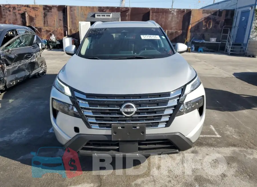 JN8BT3BA2RW358867 Photo# 5