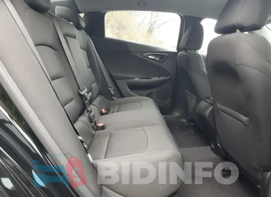 1G1ZB5ST2HF132975 Photo# 10