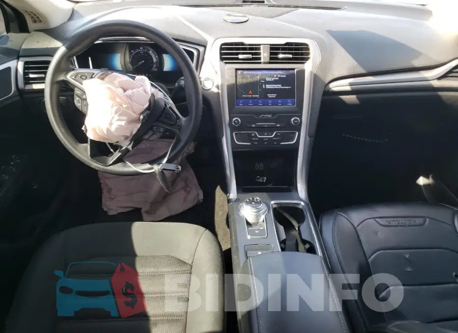 3FA6P0LU2KR241698 Photo# 8