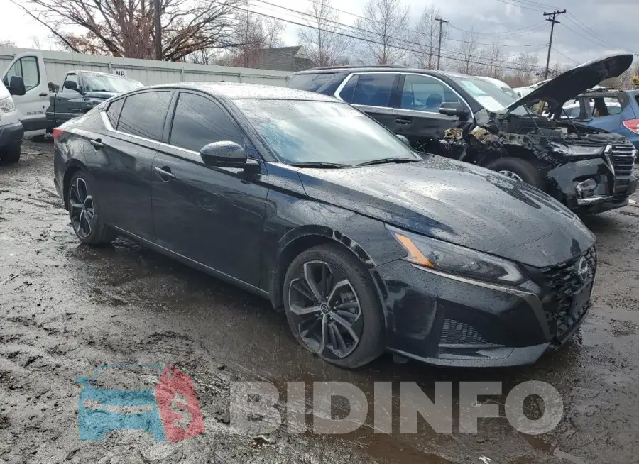 1N4BL4CV1PN388518 Photo# 4