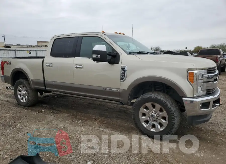 1FT7W2BT2JEC86857 Photo# 4