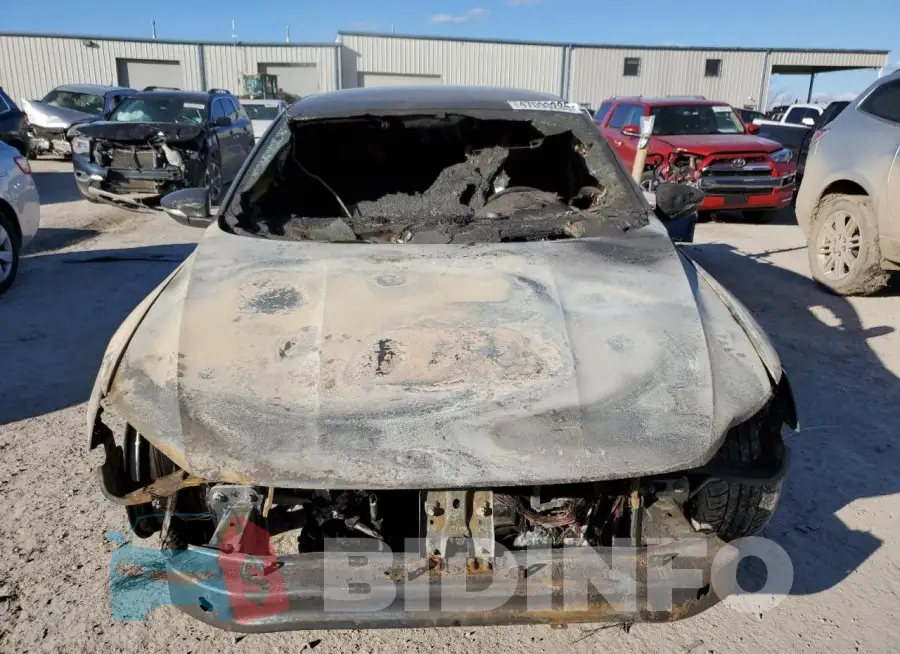 1VWDT7A3XHC036232 Photo# 5