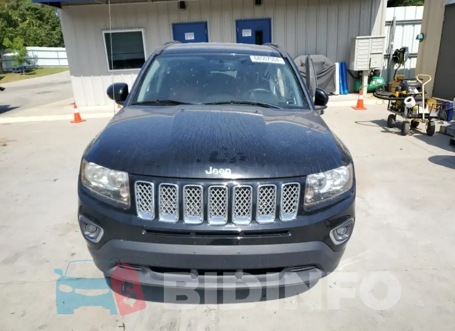 1C4NJDEB7GD658020 Photo# 5